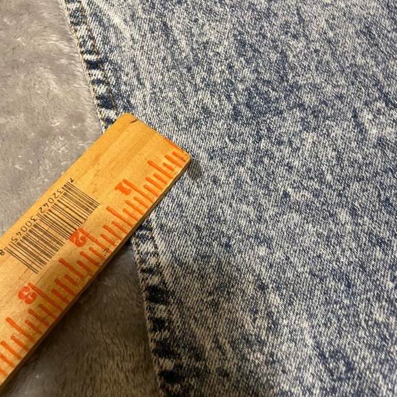Levi's Blue Straight Jeans with Vintage Appeal - Picture 6 of 7